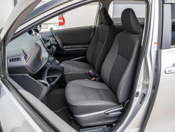 Toyota Sienta II Рестайлинг с пробегом 2020 года, цена 1 380 000 рублей, 142413 км, компактвэн, Автокод Объявления