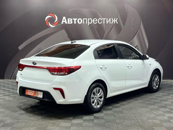 Kia Rio IV с пробегом 2017 года, цена 1 215 000 рублей, 64000 км, седан, Автокод Объявления