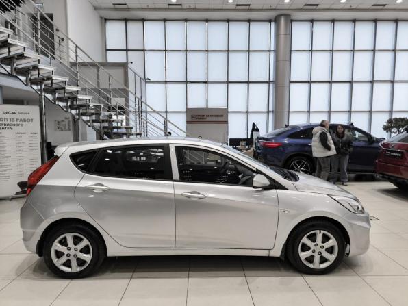 Hyundai Solaris I с пробегом 2014 года, цена 650 000 рублей, 124748 км, хэтчбек, Автокод Объявления