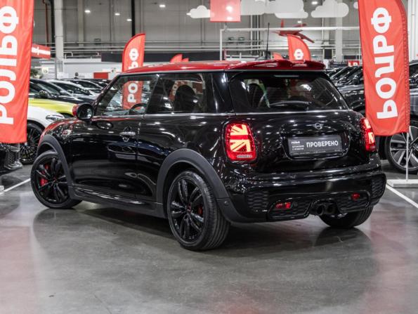 Mini Hatch III (F55/F56) Рестайлинг с пробегом 2019 года, цена 2 780 000 рублей, 54711 км, хэтчбек, Автокод Объявления