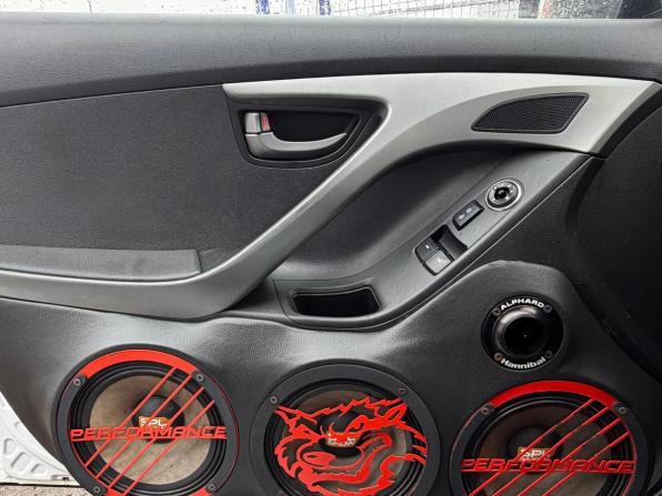 Hyundai Elantra V (MD) Рестайлинг с пробегом 2014 года, цена 1 050 000 рублей, 190000 км, седан, Автокод Объявления