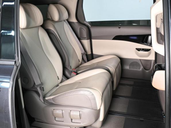 Kia Carnival IV с пробегом 2022 года, цена 4 899 000 рублей, 52529 км, минивэн, Автокод Объявления