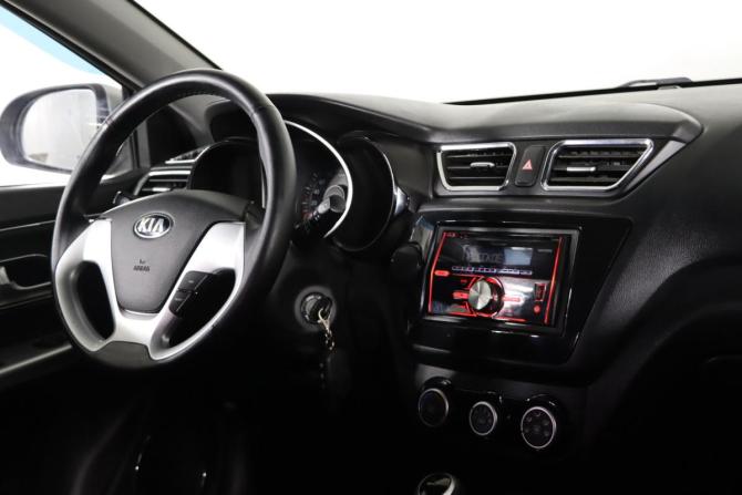 Kia Rio III Рестайлинг с пробегом 2015 года, цена 1 129 990 рублей, 53482 км, хэтчбек, Автокод Объявления