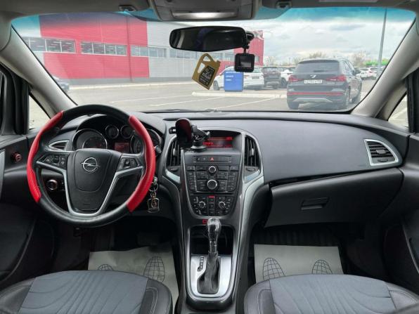 Opel Astra J Рестайлинг с пробегом 2013 года, цена 840 000 рублей, 137000 км, седан, Автокод Объявления