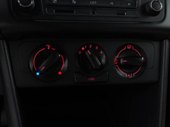 Volkswagen Polo V Рестайлинг с пробегом 2019 года, цена 819 050 рублей, 159907 км, седан, Автокод Объявления