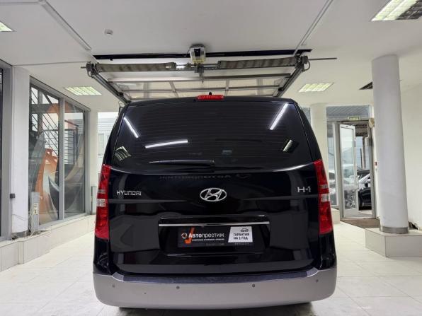 Hyundai H-1 II Рестайлинг 2 с пробегом 2019 года, цена 3 300 000 рублей, 90000 км, минивэн, Автокод Объявления