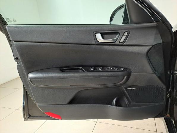 Kia Optima IV Рестайлинг с пробегом 2018 года, цена 2 490 000 рублей, 59144 км, седан, Автокод Объявления