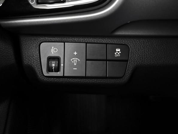 Kia Stonic I с пробегом 2018 года, цена 1 839 000 рублей, 150987 км, внедорожник, Автокод Объявления