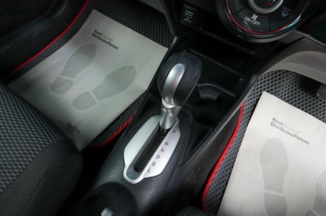 Honda Insight II с пробегом 2012 года, цена 899 000 рублей, 220000 км, хэтчбек, Автокод Объявления