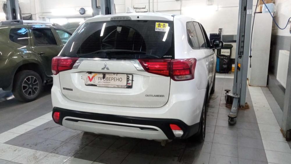 Mitsubishi Outlander III Рестайлинг 3 Санкт-Петербург  - изображение 3