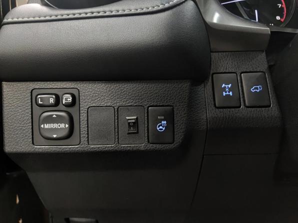 Toyota RAV4 IV (XA40) Рестайлинг с пробегом 2017 года, цена 2 280 000 рублей, 145597 км, внедорожник, Автокод Объявления