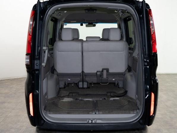 Honda Stepwgn V с пробегом 2015 года, цена 1 740 000 рублей, 137047 км, минивэн, Автокод Объявления