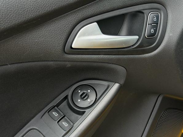 Ford Focus III Рестайлинг с пробегом 2017 года, цена 694 000 рублей, 131960 км, хэтчбек, Автокод Объявления