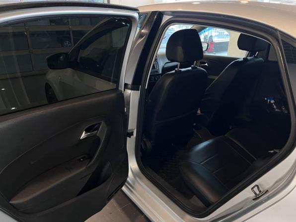 Volkswagen Polo V с пробегом 2015 года, цена 690 000 рублей, 240739 км, седан, Автокод Объявления