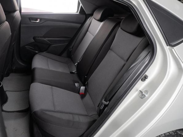 Hyundai Solaris II с пробегом 2018 года, цена 1 339 000 рублей, 136325 км, седан, Автокод Объявления