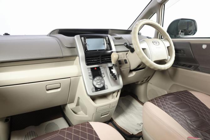 Toyota Noah II (R70) с пробегом 2008 года, цена 1 399 000 рублей, 255000 км, минивэн, Автокод Объявления
