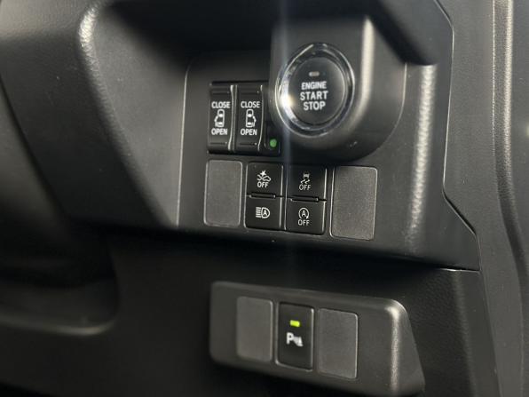 Toyota Roomy I с пробегом 2019 года, цена 1 100 000 рублей, 61000 км, микровэн, Автокод Объявления