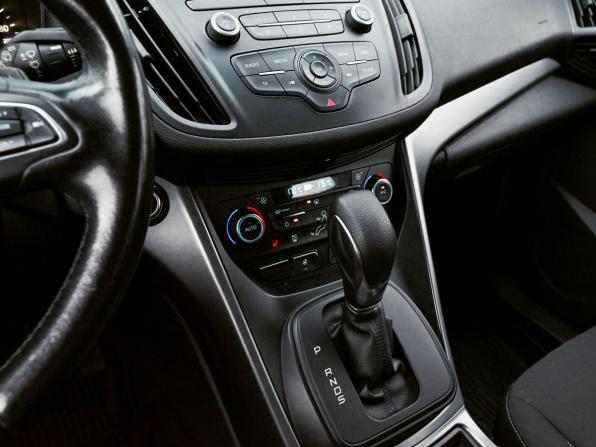 Ford Kuga II Рестайлинг с пробегом 2018 года, цена 1 220 000 рублей, 236227 км, внедорожник, Автокод Объявления