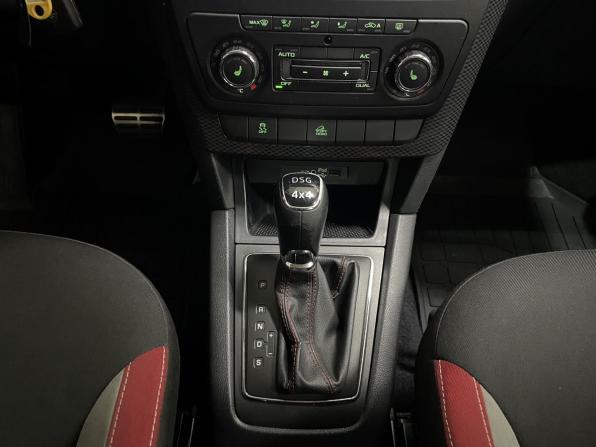 Skoda Yeti I Рестайлинг с пробегом 2017 года, цена 1 270 000 рублей, 211721 км, внедорожник, Автокод Объявления