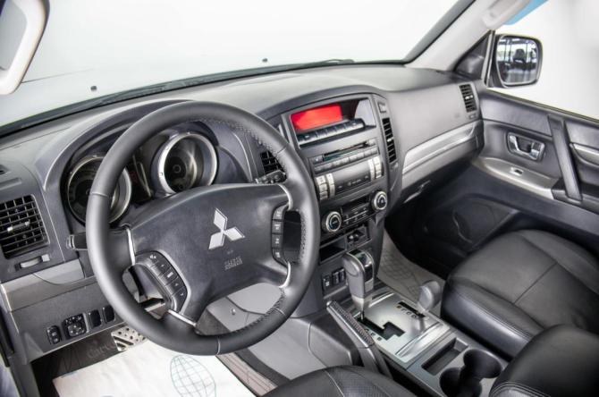Mitsubishi Pajero IV Рестайлинг 1 с пробегом 2012 года, цена 2 149 000 рублей, 195256 км, внедорожник, Автокод Объявления