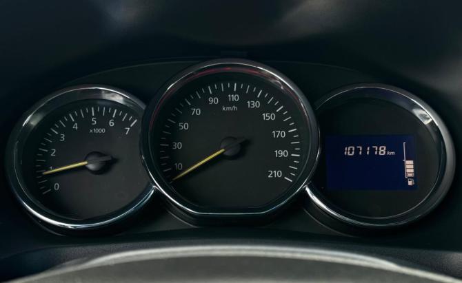Renault Logan II с пробегом 2017 года, цена 748 000 рублей, 106000 км, седан, Автокод Объявления
