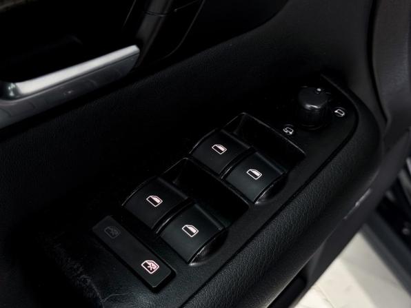 Audi S4 II (B6) с пробегом 2004 года, цена 1 850 000 рублей, 144457 км, седан, Автокод Объявления