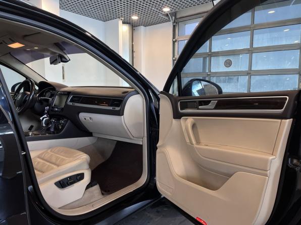 Volkswagen Touareg II Рестайлинг с пробегом 2014 года, цена 2 140 000 рублей, 270175 км, внедорожник, Автокод Объявления