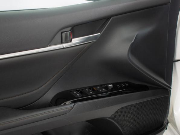 Toyota Camry VIII (XV70) с пробегом 2021 года, цена 2 650 000 рублей, 96559 км, седан, Автокод Объявления