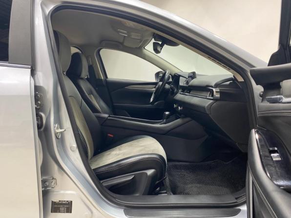 Mazda 6 III (GJ) Рестайлинг 2 с пробегом 2019 года, цена 2 299 000 рублей, 99557 км, седан, Автокод Объявления