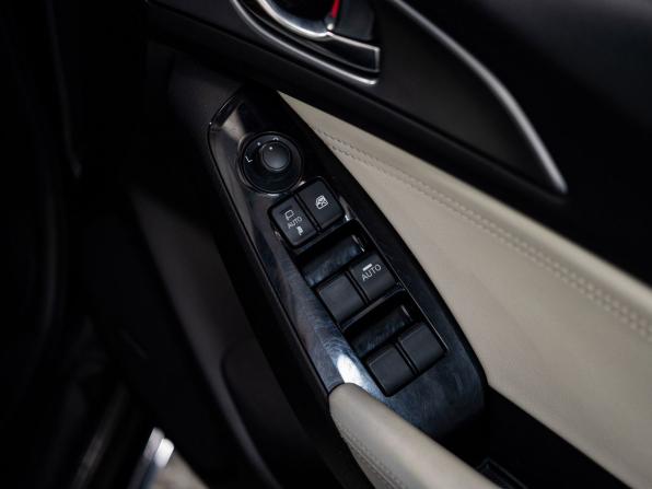 Mazda Axela III Рестайлинг с пробегом 2017 года, цена 1 330 000 рублей, 122069 км, хэтчбек, Автокод Объявления
