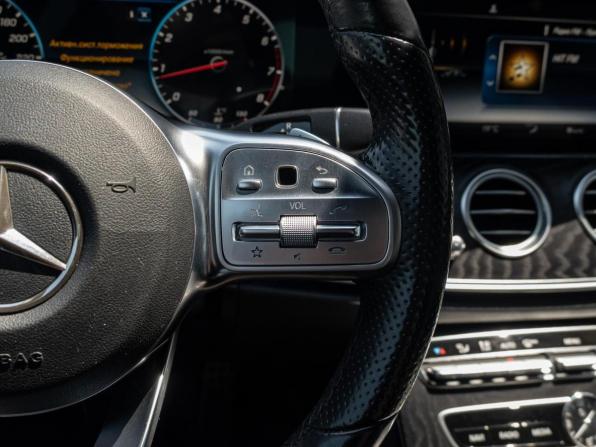 Mercedes-Benz E-Класс V (W213 S213 C238) с пробегом 2019 года, цена 3 820 000 рублей, 53178 км, седан, Автокод Объявления