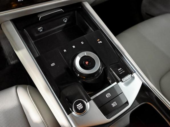 Kia Sportage V с пробегом 2025 года, цена 3 700 000 рублей, 9889 км, внедорожник, Автокод Объявления