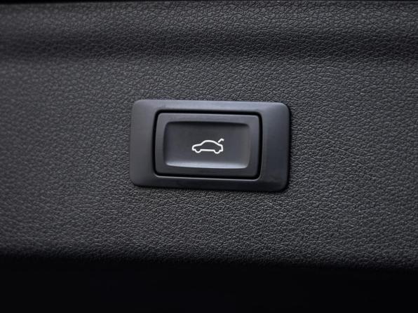 Audi Q3 I (8U) Рестайлинг с пробегом 2016 года, цена 2 149 000 рублей, 132446 км, внедорожник, Автокод Объявления
