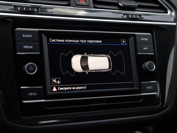 Volkswagen Tiguan II Рестайлинг с пробегом 2021 года, цена 2 614 000 рублей, 33911 км, внедорожник, Автокод Объявления