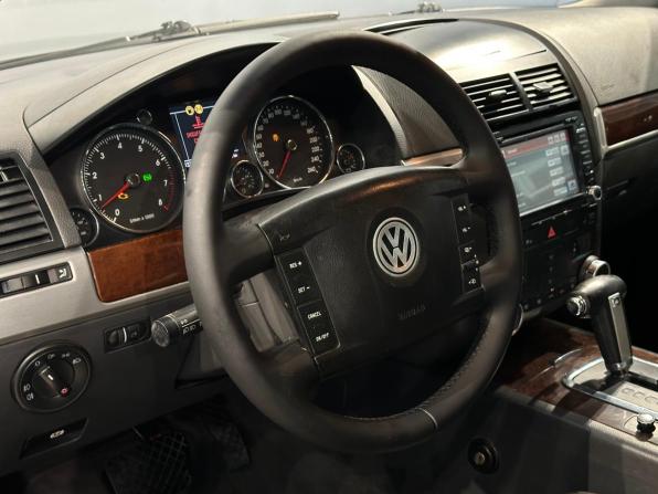 Volkswagen Touareg I Рестайлинг с пробегом 2006 года, цена 755 000 рублей, 247502 км, внедорожник, Автокод Объявления