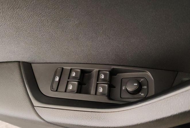 Skoda Karoq I с пробегом 2021 года, цена 2 635 000 рублей, 73213 км, внедорожник, Автокод Объявления