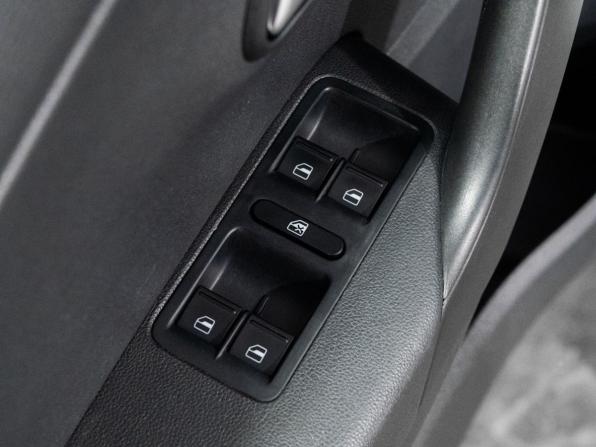 Volkswagen Polo V Рестайлинг с пробегом 2017 года, цена 1 149 500 рублей, 142178 км, седан, Автокод Объявления