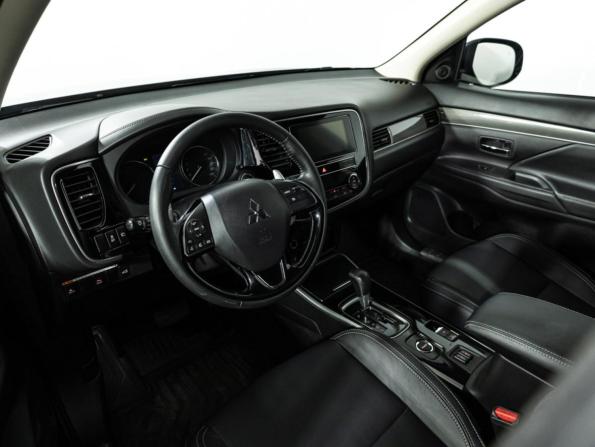 Mitsubishi Outlander III Рестайлинг 3 с пробегом 2020 года, цена 2 499 700 рублей, 111380 км, внедорожник, Автокод Объявления