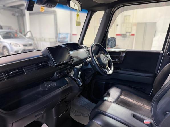 Honda N-BOX II с пробегом 2018 года, цена 1 119 000 рублей, 101809 км, минивэн, Автокод Объявления