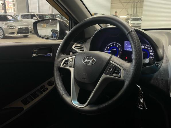 Hyundai Solaris I с пробегом 2014 года, цена 780 000 рублей, 151656 км, седан, Автокод Объявления