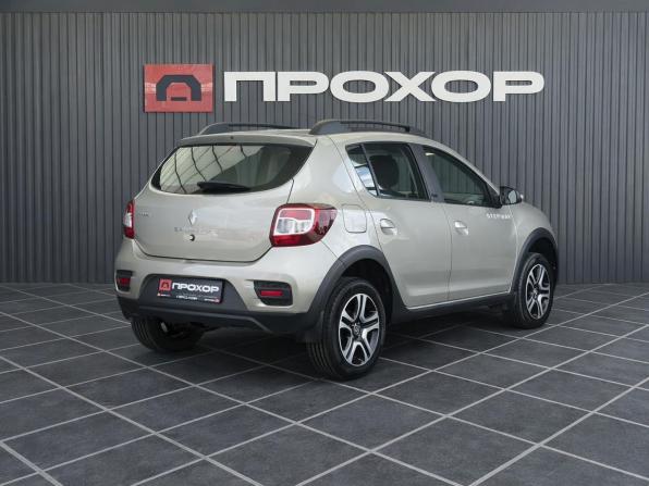 Renault Sandero II Рестайлинг с пробегом 2018 года, цена 1 367 000 рублей, 39772 км, хэтчбек, Автокод Объявления