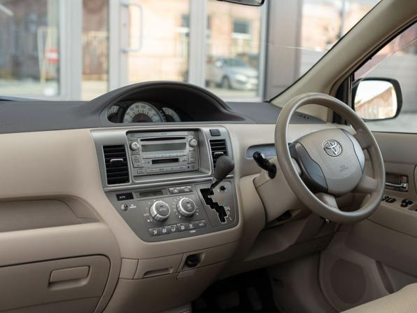 Toyota Raum II с пробегом 2009 года, цена 760 000 рублей, 275118 км, компактвэн, Автокод Объявления