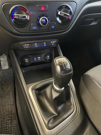 Hyundai Solaris II с пробегом 2018 года, цена 1 219 000 рублей, 136005 км, седан, Автокод Объявления
