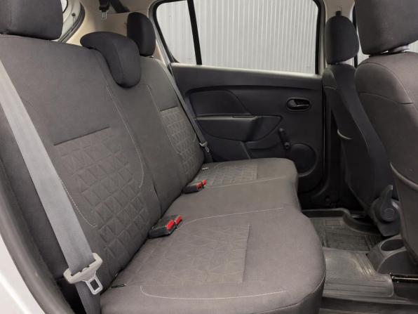 Renault Sandero II с пробегом 2015 года, цена 947 000 рублей, 46534 км, хэтчбек, Автокод Объявления