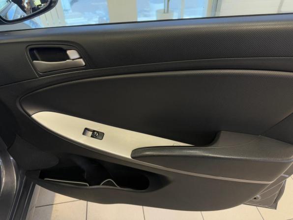 Hyundai Solaris I Рестайлинг с пробегом 2014 года, цена 850 000 рублей, 145000 км, седан, Автокод Объявления