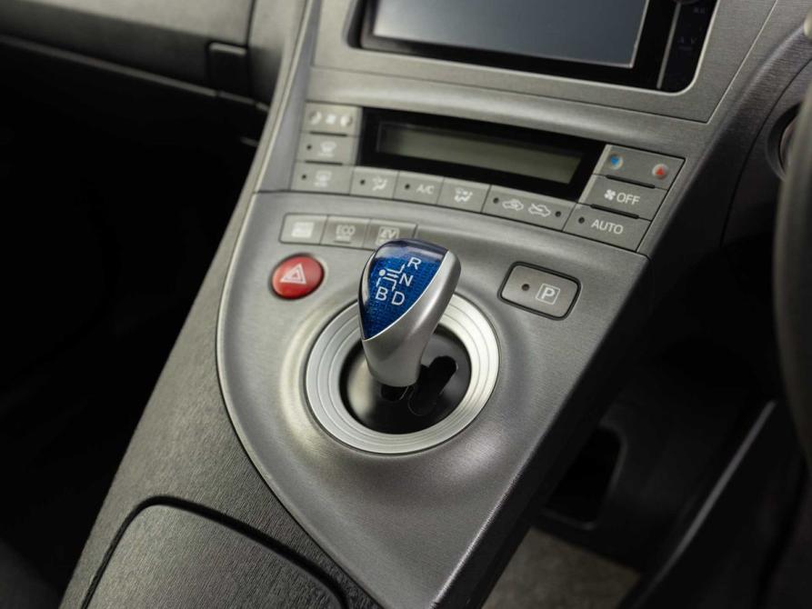 Toyota Prius III Рестайлинг (XW30) Новосибирск  - изображение 16