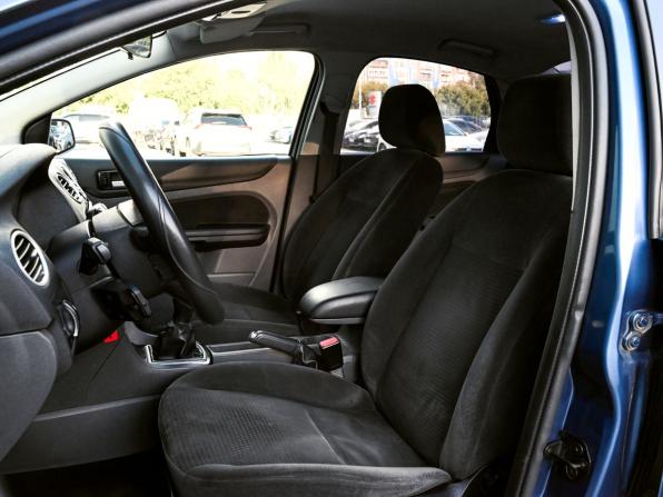 Ford Focus II с пробегом 2006 года, цена 399 000 рублей, 261403 км, седан, Автокод Объявления