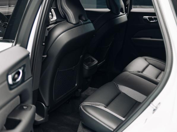 Volvo XC60 II Рестайлинг с пробегом 2024 года, цена 6 200 000 рублей, 60 км, внедорожник, Автокод Объявления