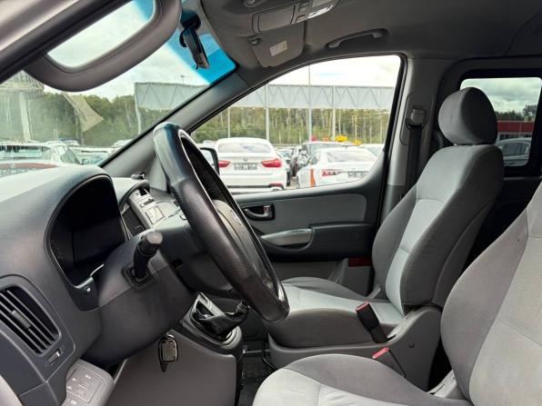 Hyundai H-1 II с пробегом 2008 года, цена 895 000 рублей, 454000 км, минивэн, Автокод Объявления