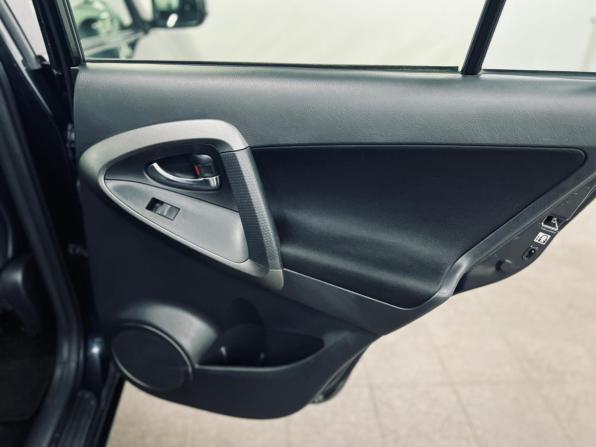 Toyota RAV4 III (XA30) Рестайлинг с пробегом 2012 года, цена 1 200 000 рублей, 197000 км, внедорожник, Автокод Объявления